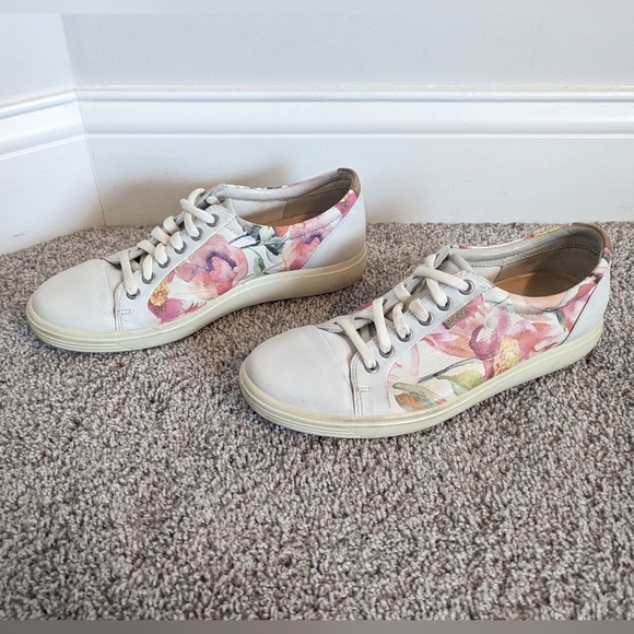 Ecco Soft 7 Leather Sneakers Floral sz 9.5 - Picture 3 of 7